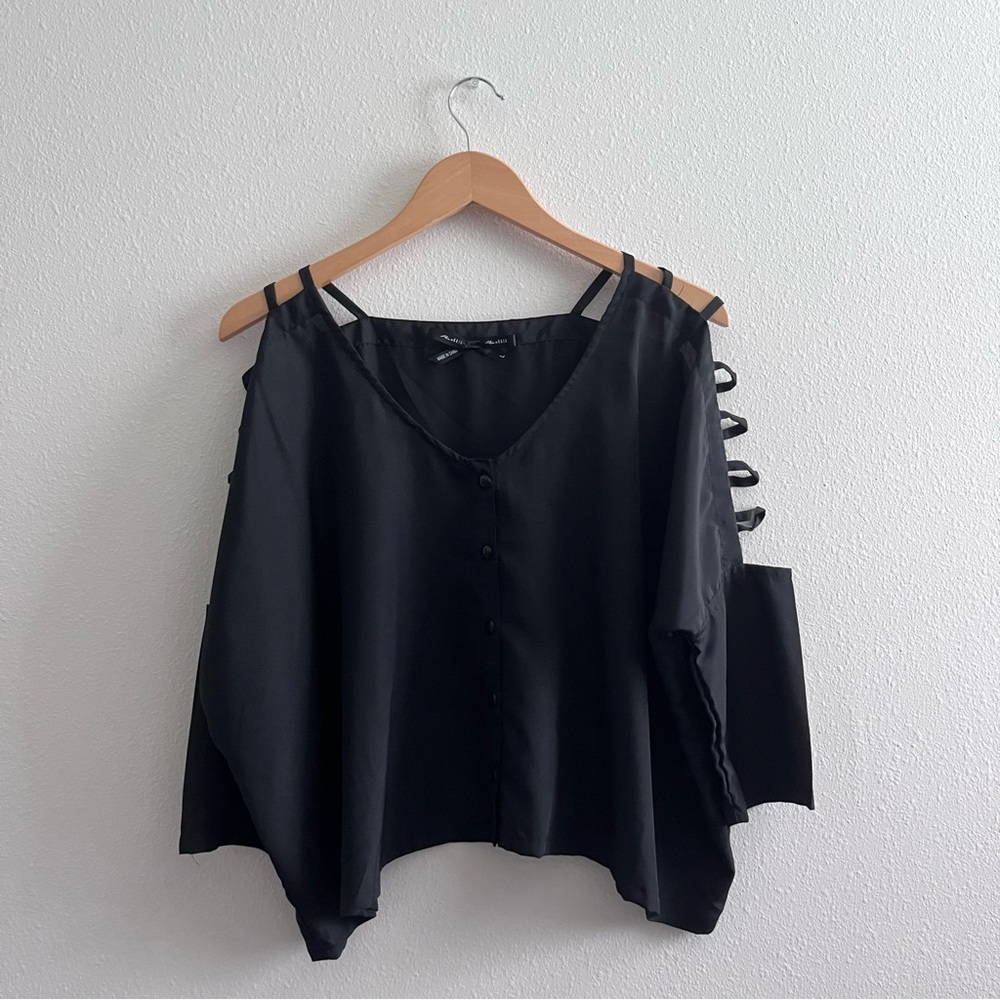 Ali & Kris Black Cold Shoulder Top